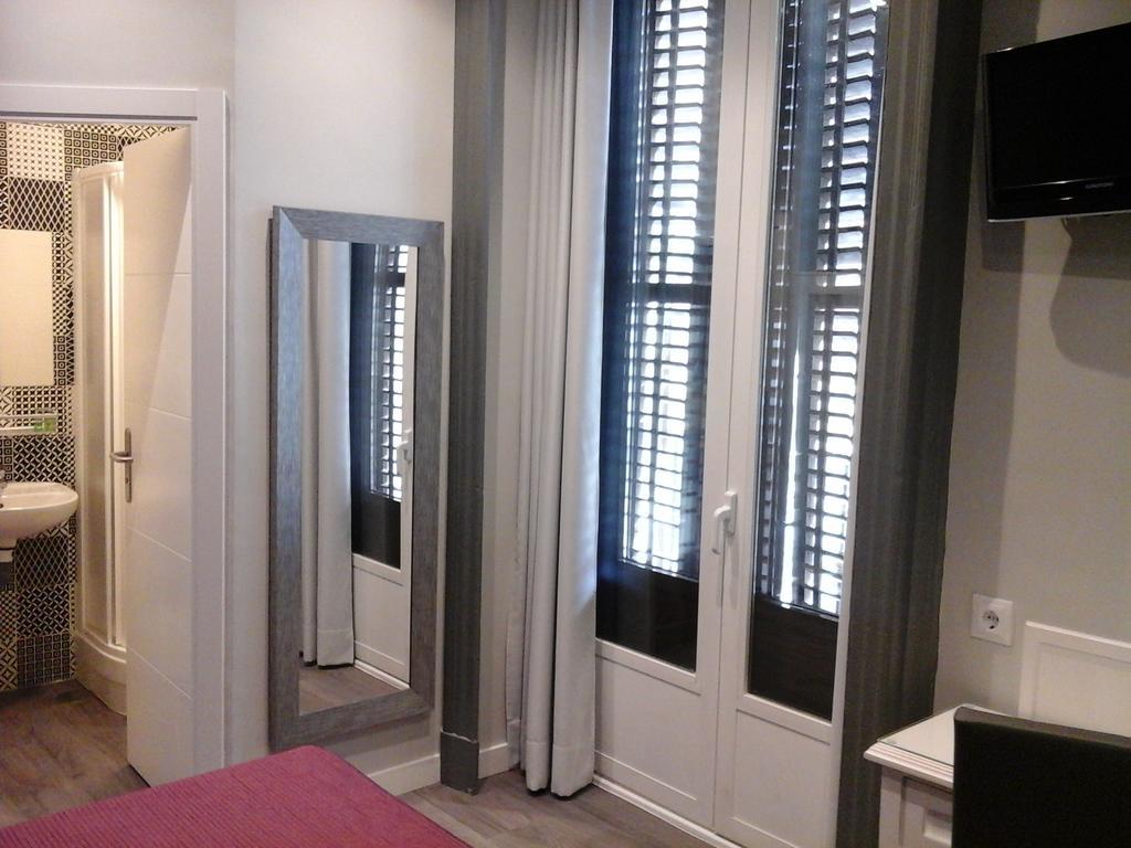 Hostal Don Alfonso Madryt Zewnętrze zdjęcie