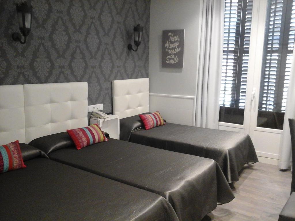 Hostal Don Alfonso Madryt Zewnętrze zdjęcie